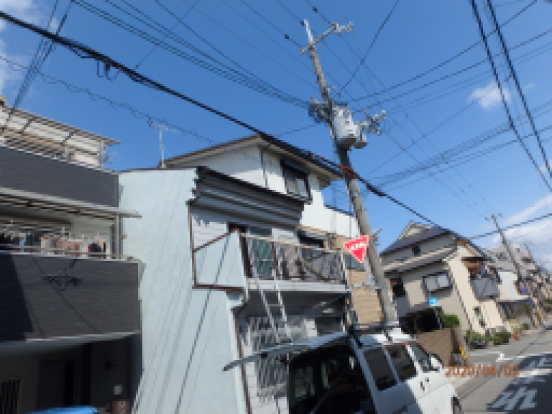 【After】一度既存の支持金具と軒樋を外して新しい支持金具と軒樋を取り付けて真っすぐ水が流れるように勾配を付けて完成です♬